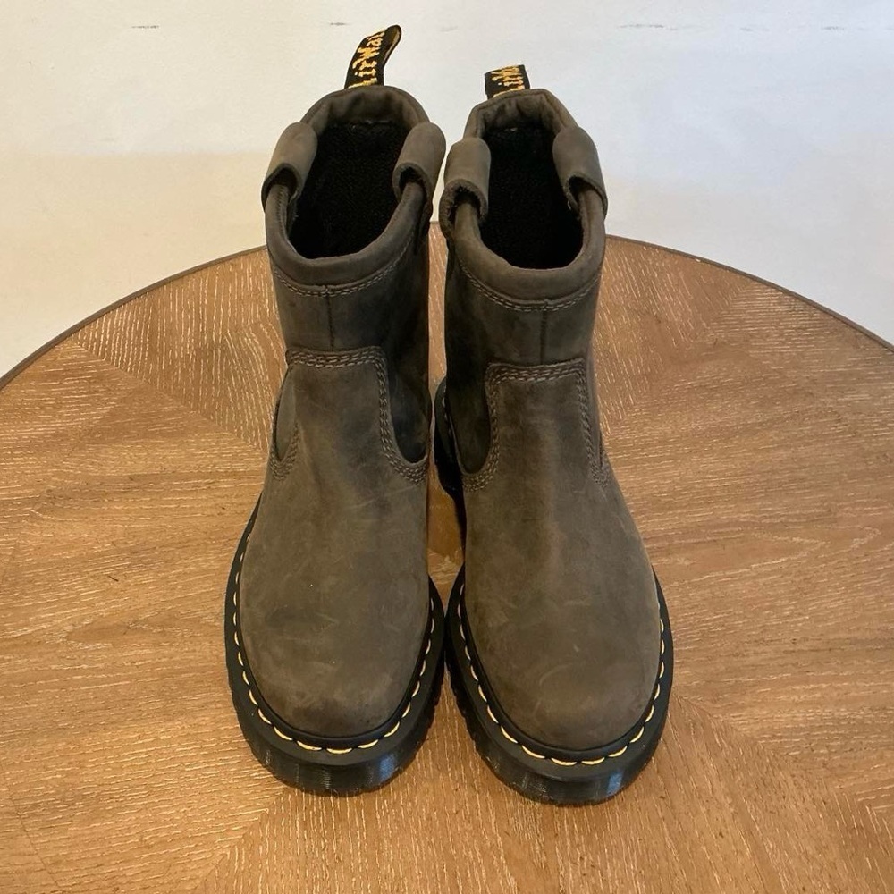 Dr Martens unisex Anistone lo chelsea boots in brown leather - Picture 4 of 5